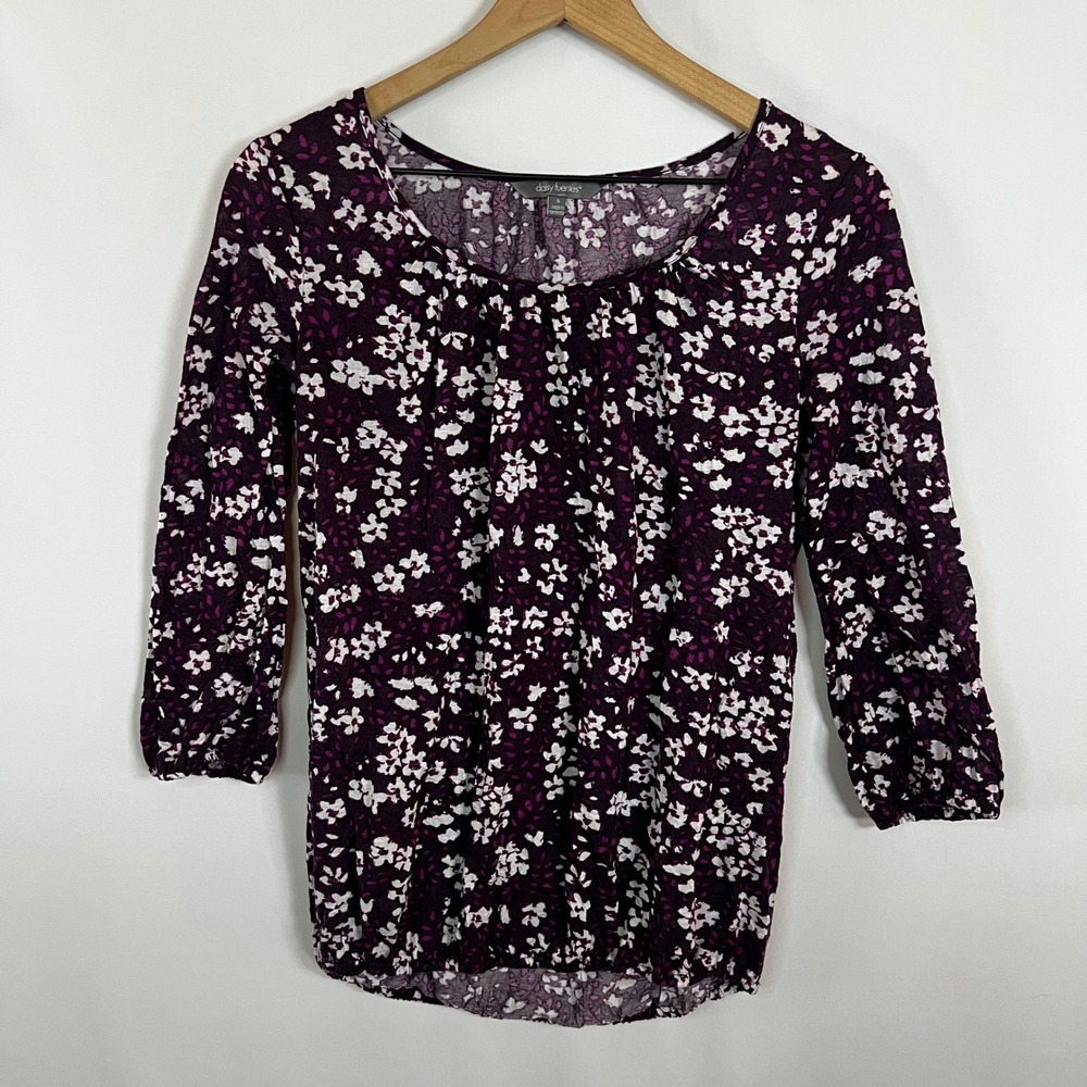 Daisy Fuentes Shirt Women Small Purple Floral‎ Pattern 3/4 Sleeve Smocked Blouse